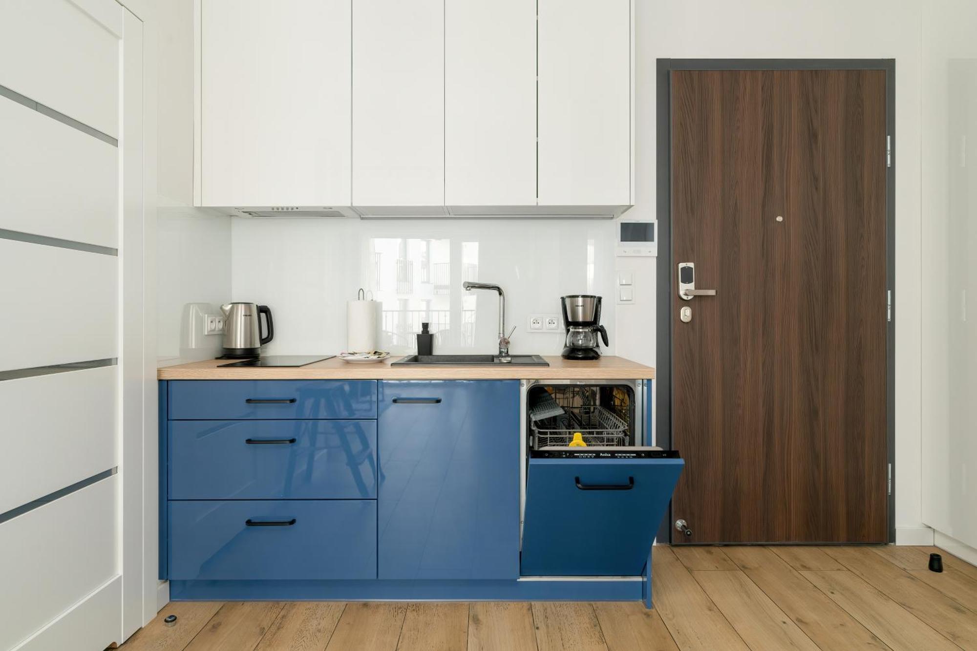Stylish & Comfy Garbary Apartments With Parking By Noclegi Renters Poznan Exterior photo